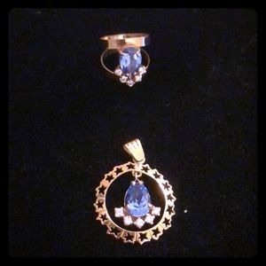 18k Yellow Gold ring & matching Pendant Aquamarine